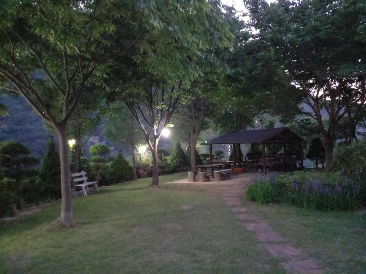 Chamjoeun Pension Chech'ŏn エクステリア 写真